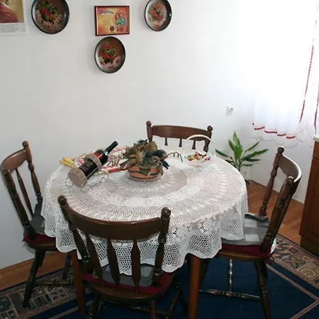 Sanja Apartment *
